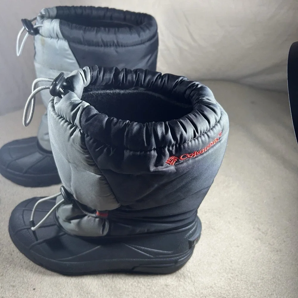 Columbia Moonridge II Snow‎ Boots Youth 5 Black Gray Insulated Winter Kids